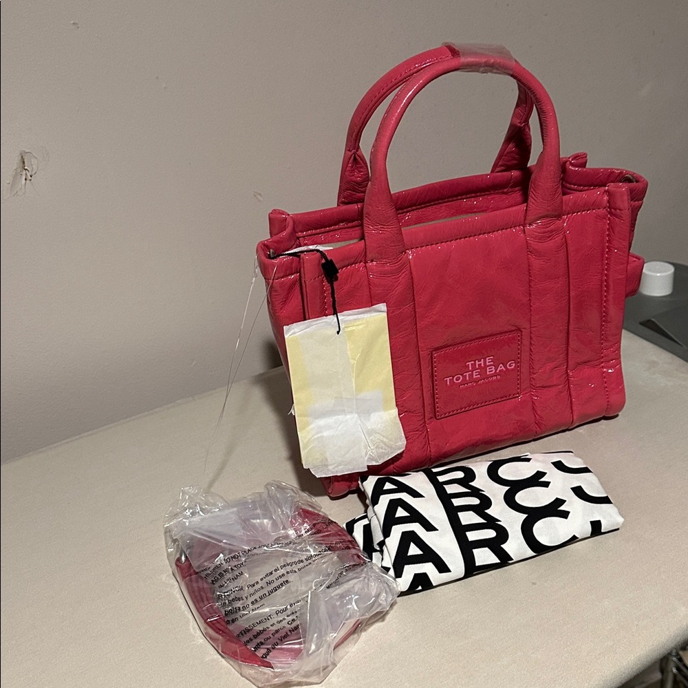 NEW Marc Jacobs The Shiny Crinkle Mini Tote Bag - Picture 9 of 10